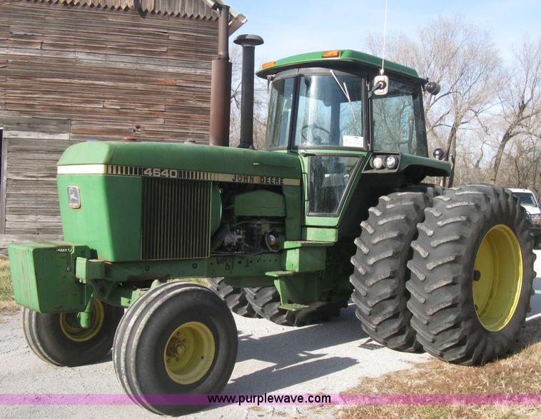image for item B8375 1980 John Deere 4640 tractor