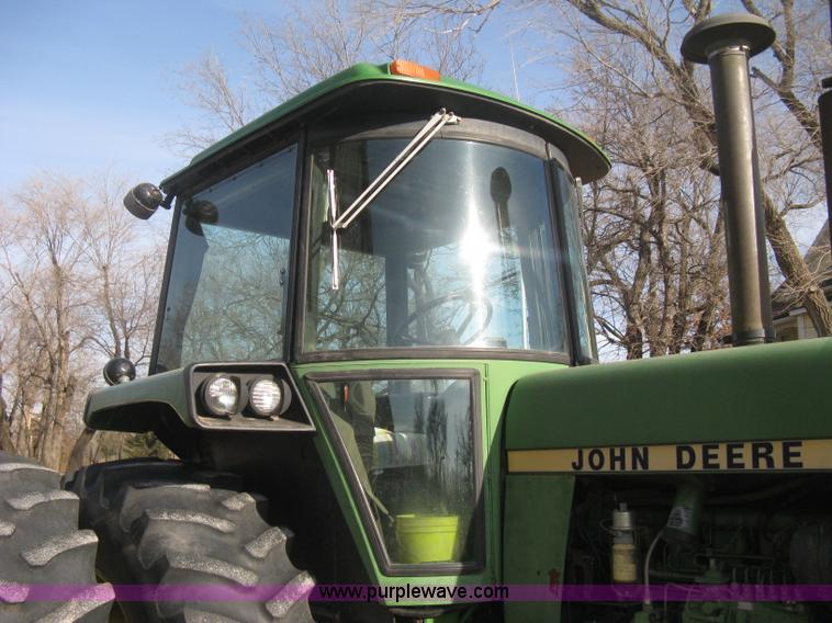 image for item B8375 1980 John Deere 4640 tractor