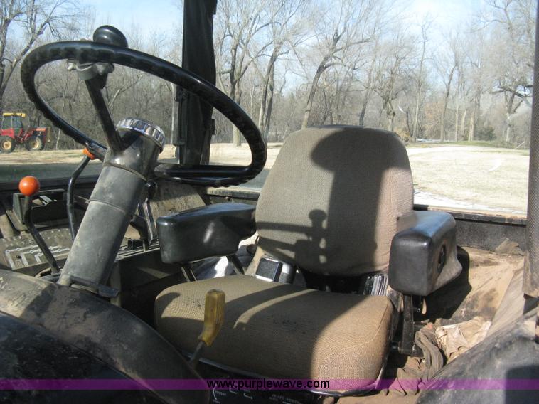 image for item B8375 1980 John Deere 4640 tractor