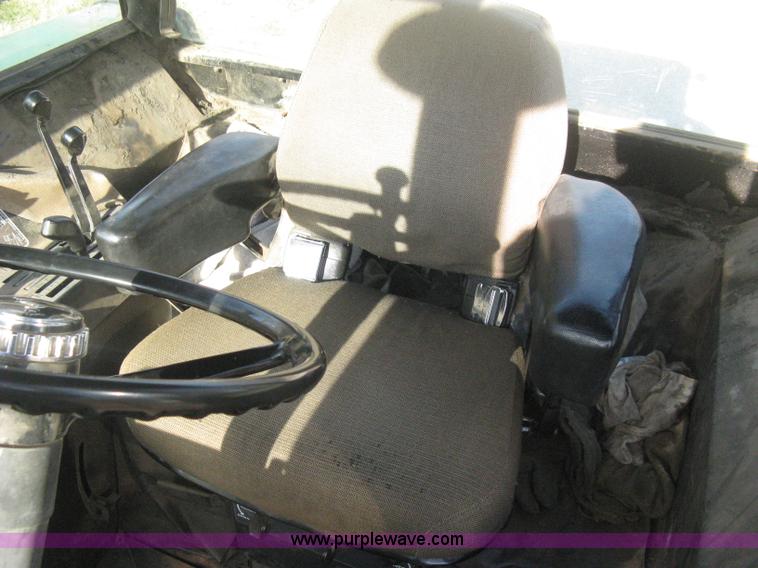 image for item B8375 1980 John Deere 4640 tractor