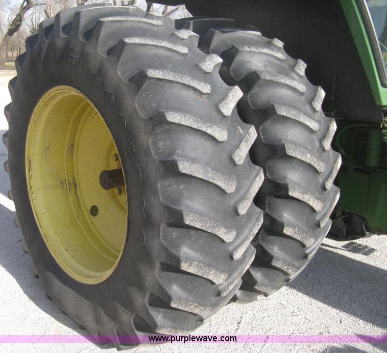 image for item B8375 1980 John Deere 4640 tractor