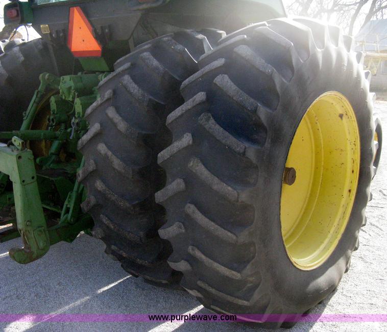 image for item B8375 1980 John Deere 4640 tractor
