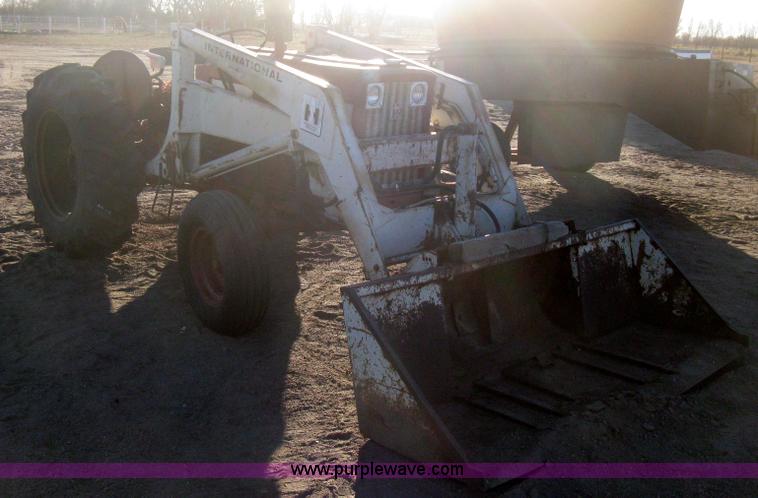 image for item B8484 International 504 tractor