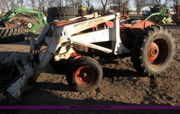 image for item B8484 International 504 tractor