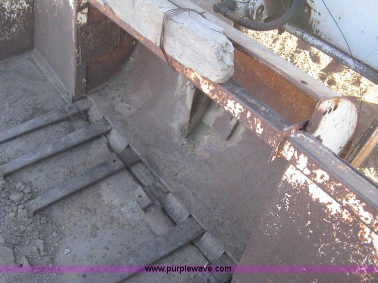 image for item B8484 International 504 tractor