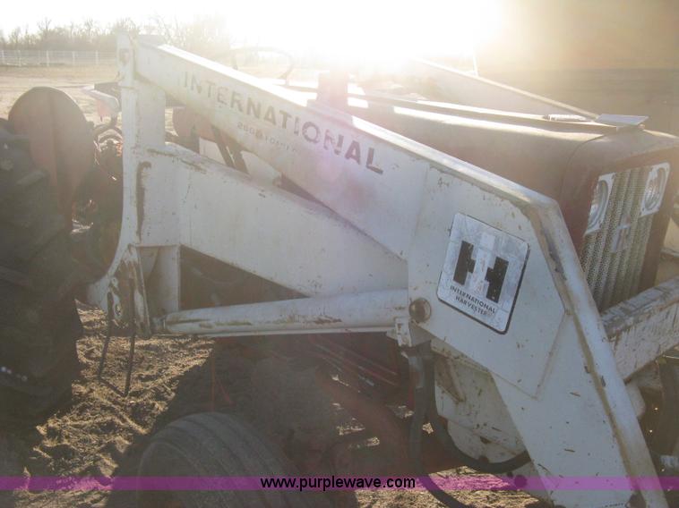 image for item B8484 International 504 tractor