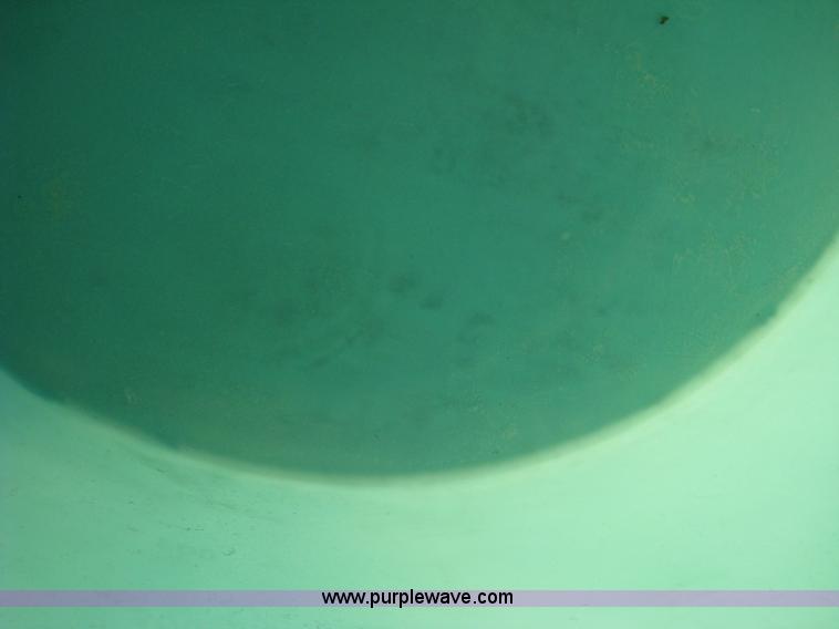 image for item B8485 525 gallon poly tank