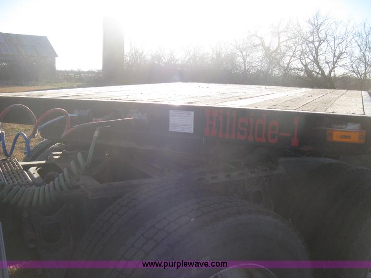 image for item B8486 2004 Transcraft step deck flatbed trailer