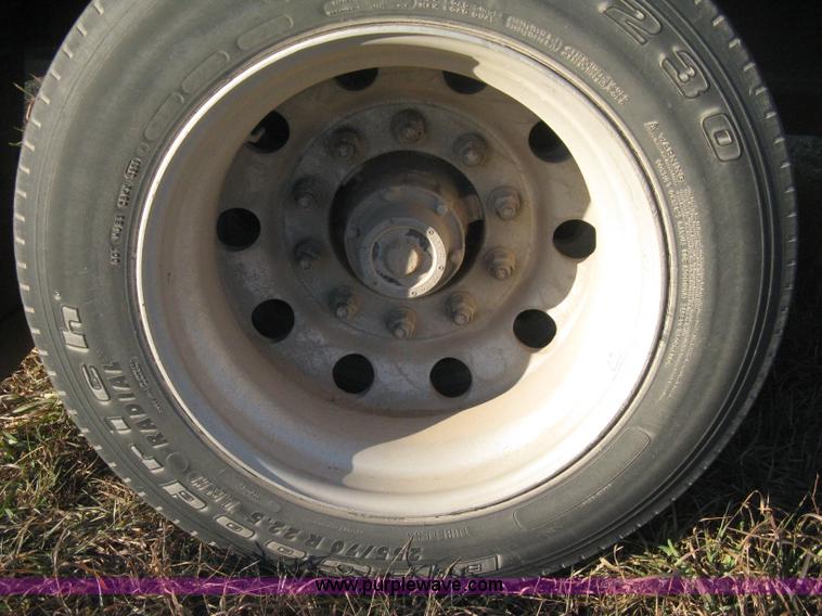 image for item B8486 2004 Transcraft step deck flatbed trailer