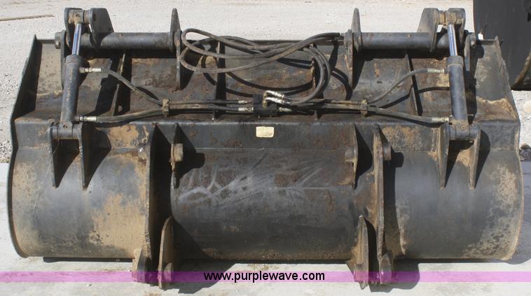 image for item C2247 Bobcat Doosan 88" grapple bucket for wheel loader