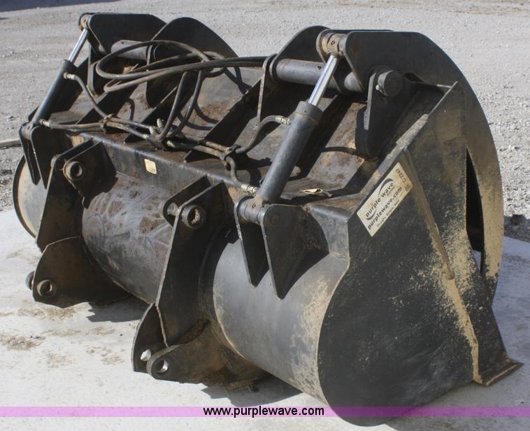 image for item C2247 Bobcat Doosan 88" grapple bucket for wheel loader