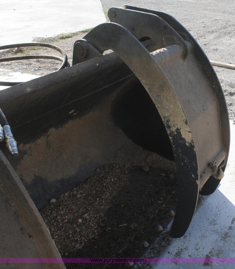 image for item C2247 Bobcat Doosan 88" grapple bucket for wheel loader