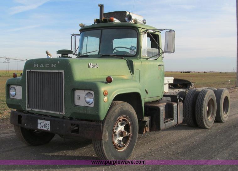 1972 Mack R600 tandem axle semi truck in Kress, TX | Item C3593 sold ...