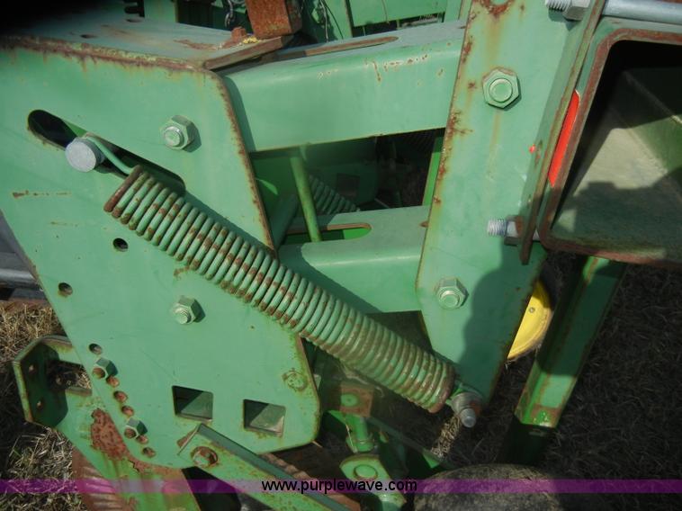 image for item D4533 John Deere 886 no-till cultivator