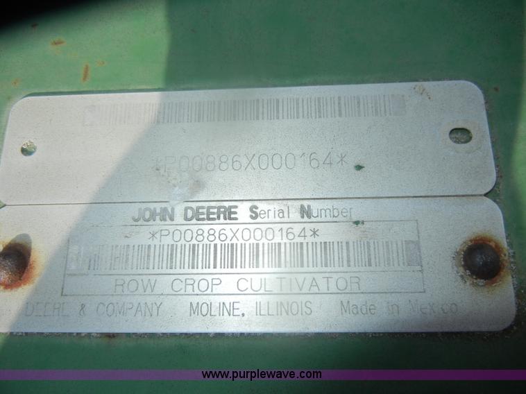 image for item D4533 John Deere 886 no-till cultivator