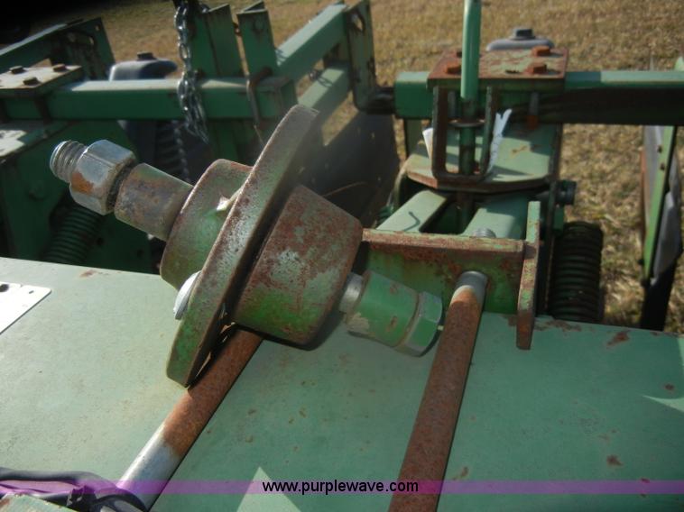 image for item D4533 John Deere 886 no-till cultivator