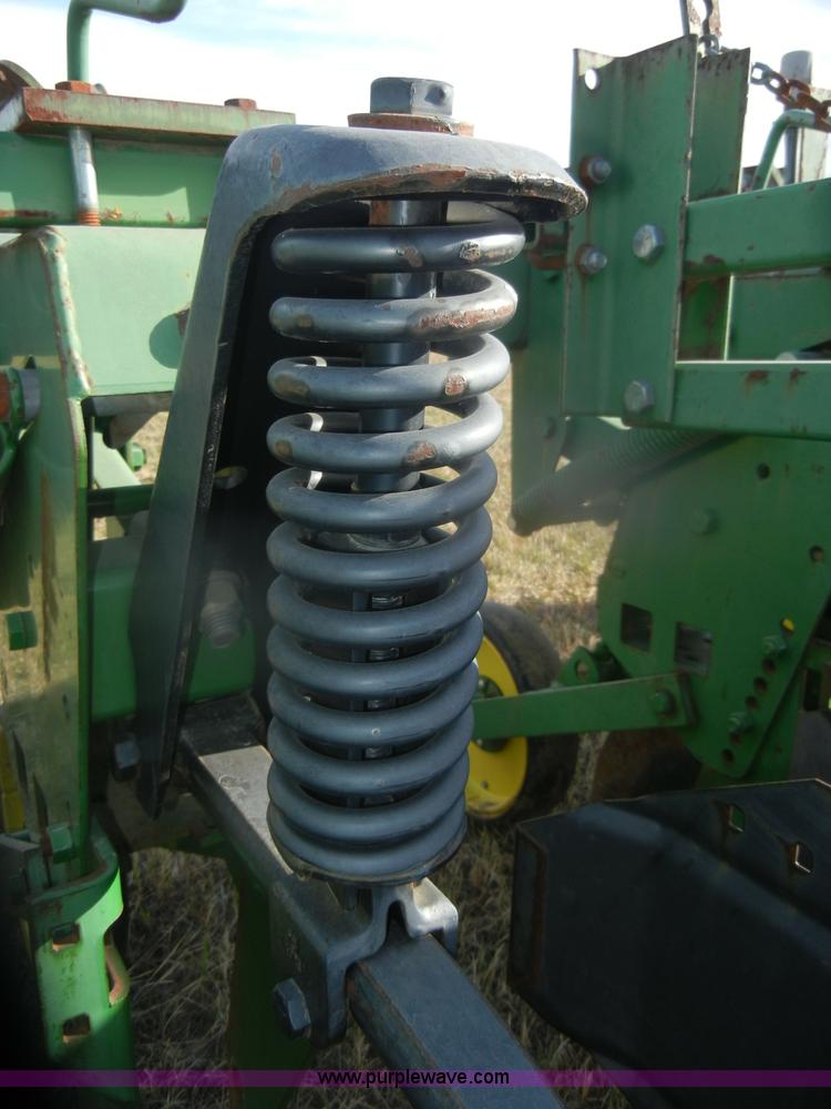 image for item D4533 John Deere 886 no-till cultivator