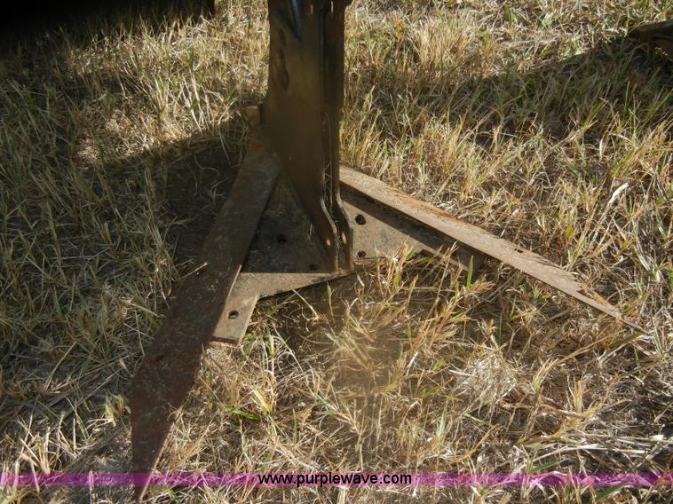 image for item D4533 John Deere 886 no-till cultivator