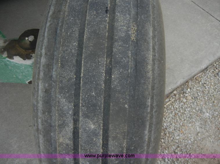 image for item D4539 Unverferth 275 gravity wagon