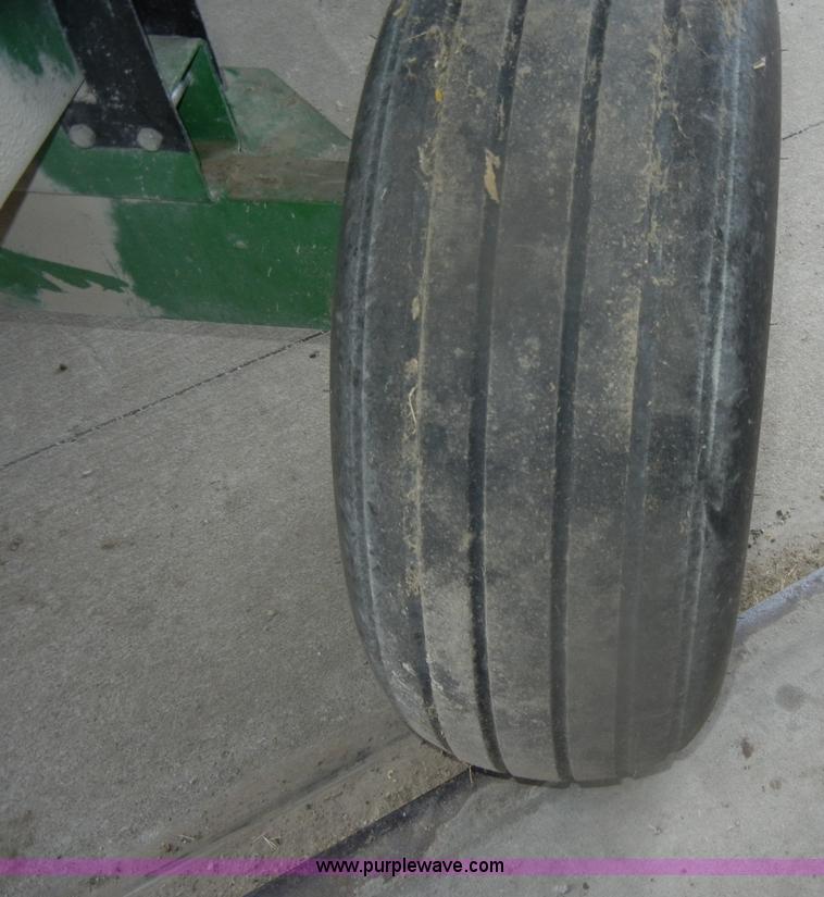 image for item D4539 Unverferth 275 gravity wagon