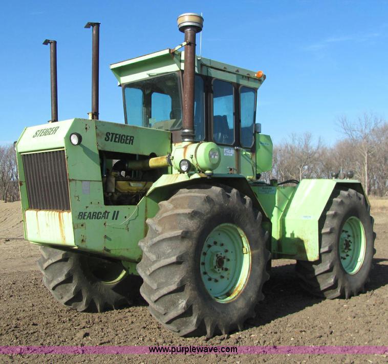 image for item E2674 1974 Steiger Bearcat II 4WD articulated tractor