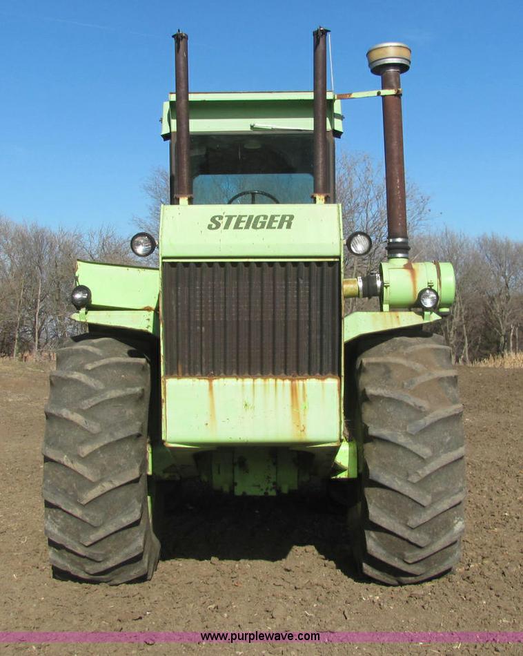 image for item E2674 1974 Steiger Bearcat II 4WD articulated tractor
