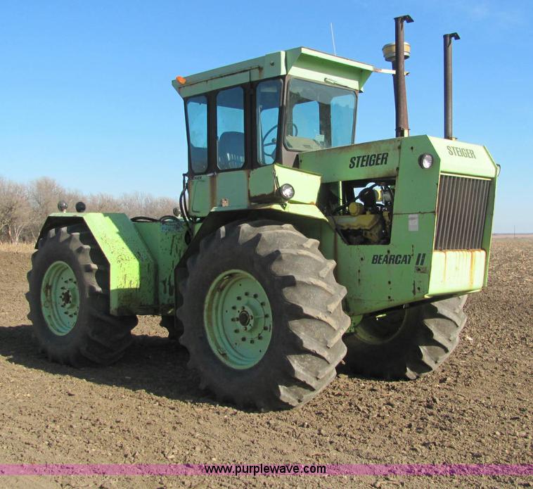 image for item E2674 1974 Steiger Bearcat II 4WD articulated tractor