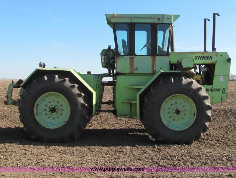 image for item E2674 1974 Steiger Bearcat II 4WD articulated tractor