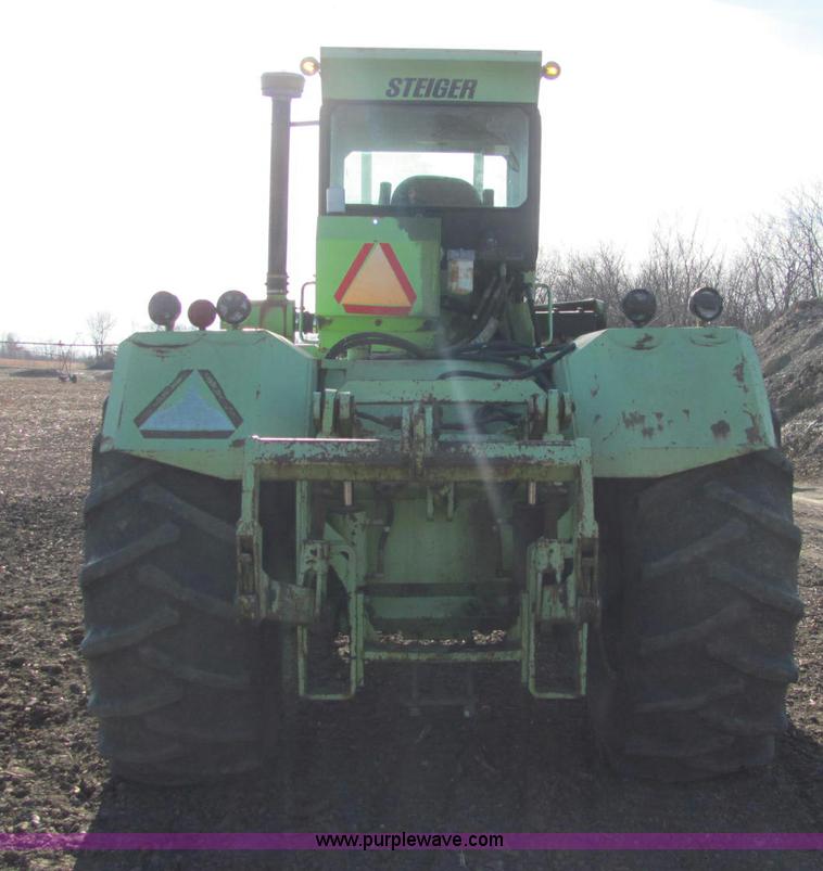 image for item E2674 1974 Steiger Bearcat II 4WD articulated tractor