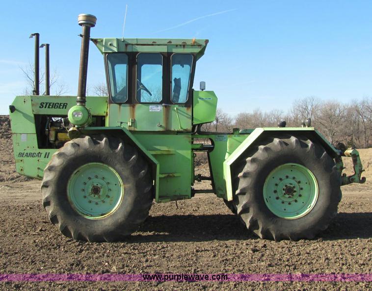 image for item E2674 1974 Steiger Bearcat II 4WD articulated tractor
