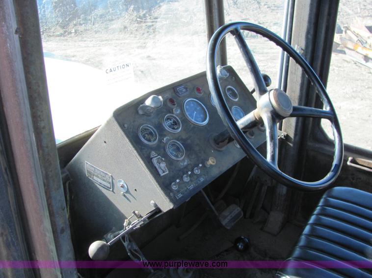 image for item E2674 1974 Steiger Bearcat II 4WD articulated tractor