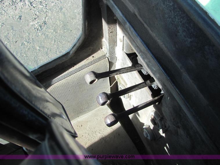 image for item E2674 1974 Steiger Bearcat II 4WD articulated tractor