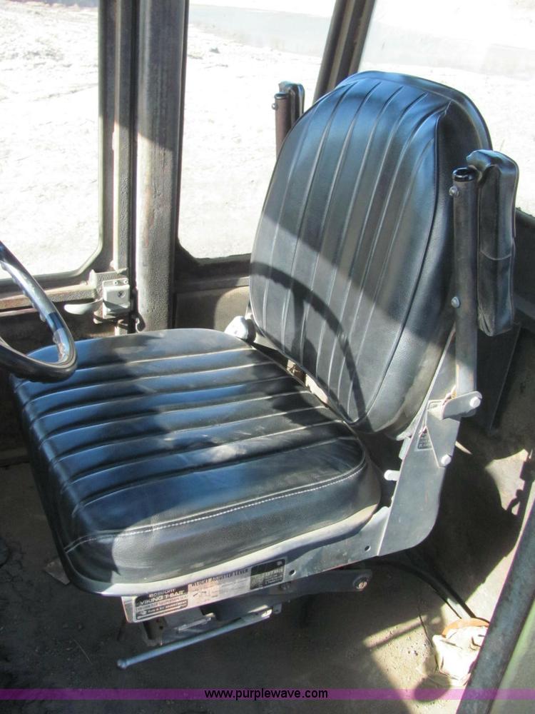 image for item E2674 1974 Steiger Bearcat II 4WD articulated tractor