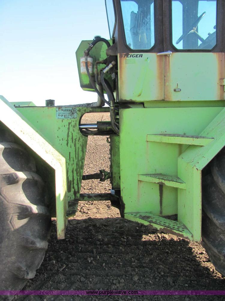 image for item E2674 1974 Steiger Bearcat II 4WD articulated tractor