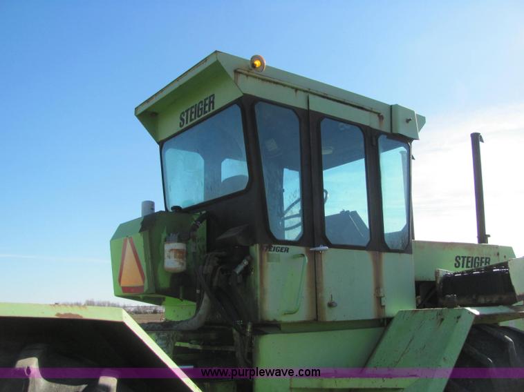 image for item E2674 1974 Steiger Bearcat II 4WD articulated tractor