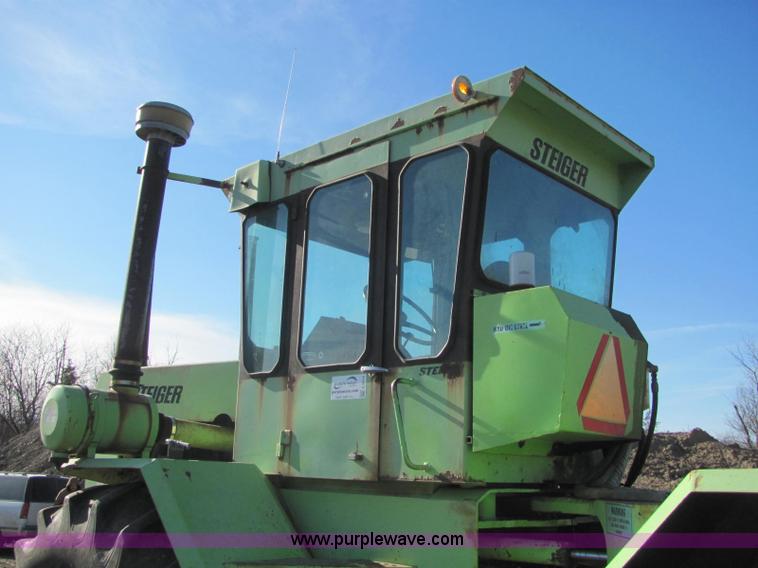 image for item E2674 1974 Steiger Bearcat II 4WD articulated tractor