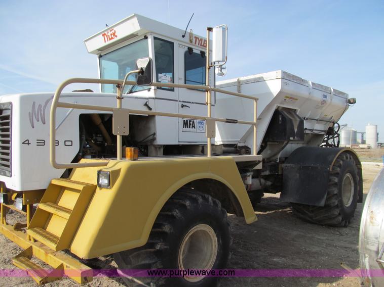 image for item E3584 1997 Tyler 4330 spreader truck