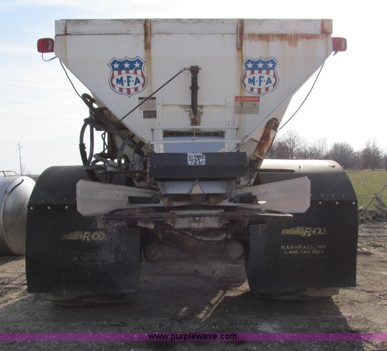 image for item E3584 1997 Tyler 4330 spreader truck