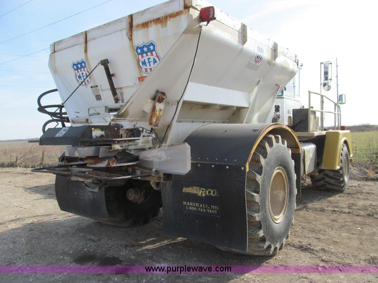 image for item E3584 1997 Tyler 4330 spreader truck