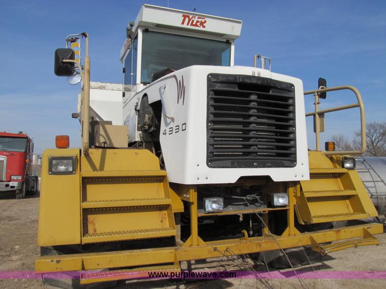 image for item E3584 1997 Tyler 4330 spreader truck