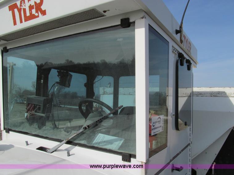 image for item E3584 1997 Tyler 4330 spreader truck