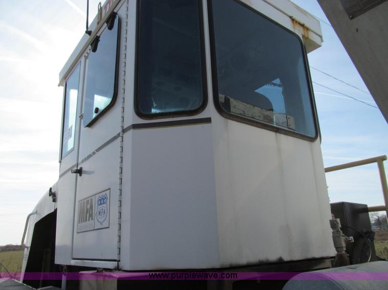 image for item E3584 1997 Tyler 4330 spreader truck