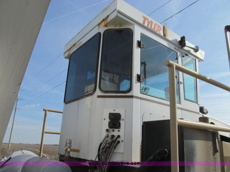 image for item E3584 1997 Tyler 4330 spreader truck