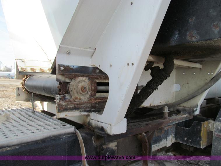 image for item E3584 1997 Tyler 4330 spreader truck