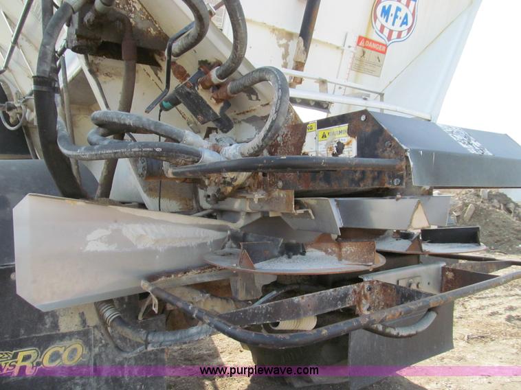 image for item E3584 1997 Tyler 4330 spreader truck