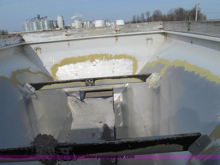 image for item E3584 1997 Tyler 4330 spreader truck