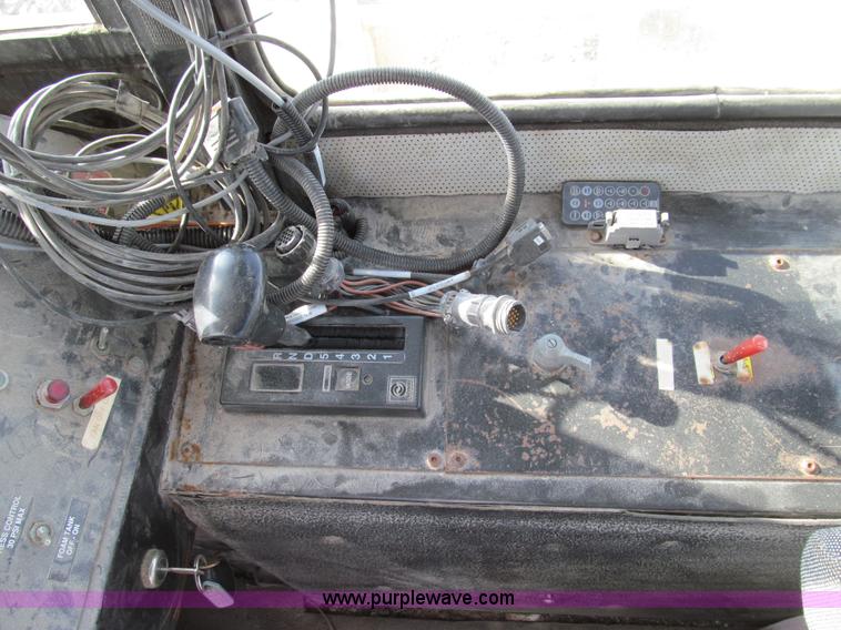 image for item E3584 1997 Tyler 4330 spreader truck