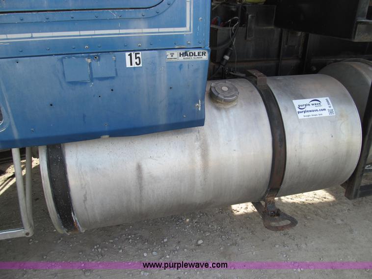 image for item E3585 1984 International C09670 water truck