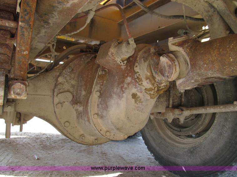 image for item E3585 1984 International C09670 water truck