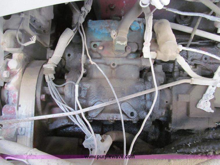 image for item E3585 1984 International C09670 water truck